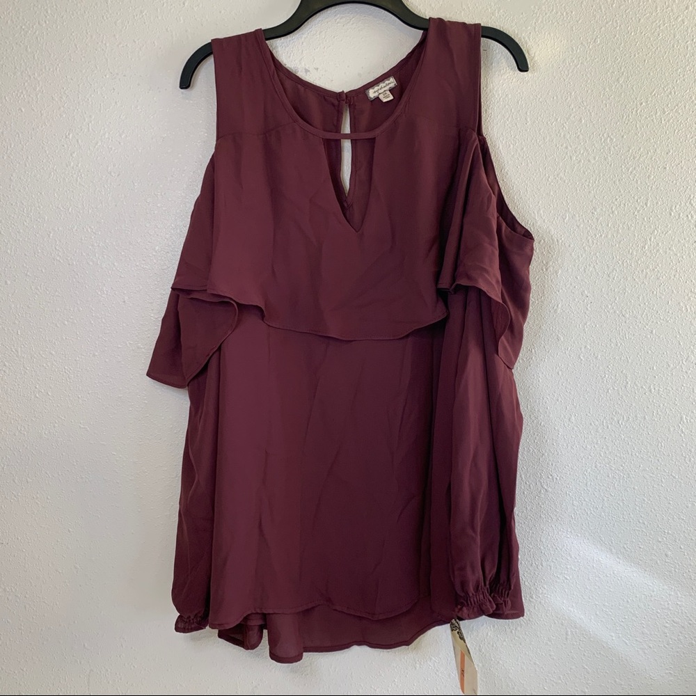 NWT Eyeshadow Lovestruck Cold Shoulder Top - Picture 2 of 6